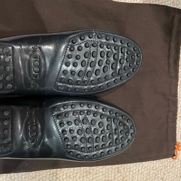 Tod’s Gommino Driving Moccasins, navy blue patent, size 7, beautiful condition - Picture 5 of 10
